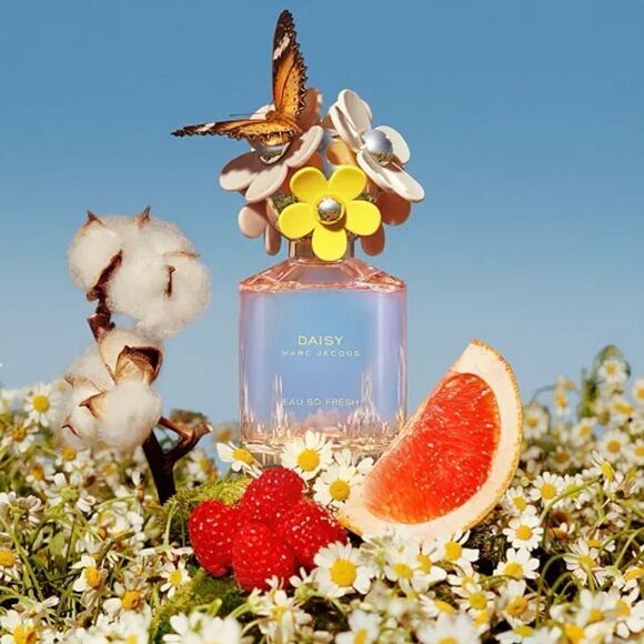 Marc Jacobs Daisy Eau So Fresh 4.2 oz Eau de Toilette & Body Lotion Set … - Picture 16 of 17